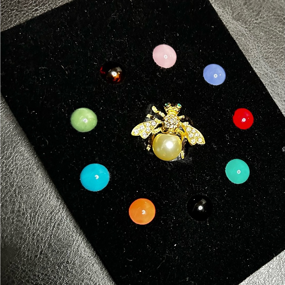Joan Rivers interchangeable Bee Pin Set - Picture 3 of 3